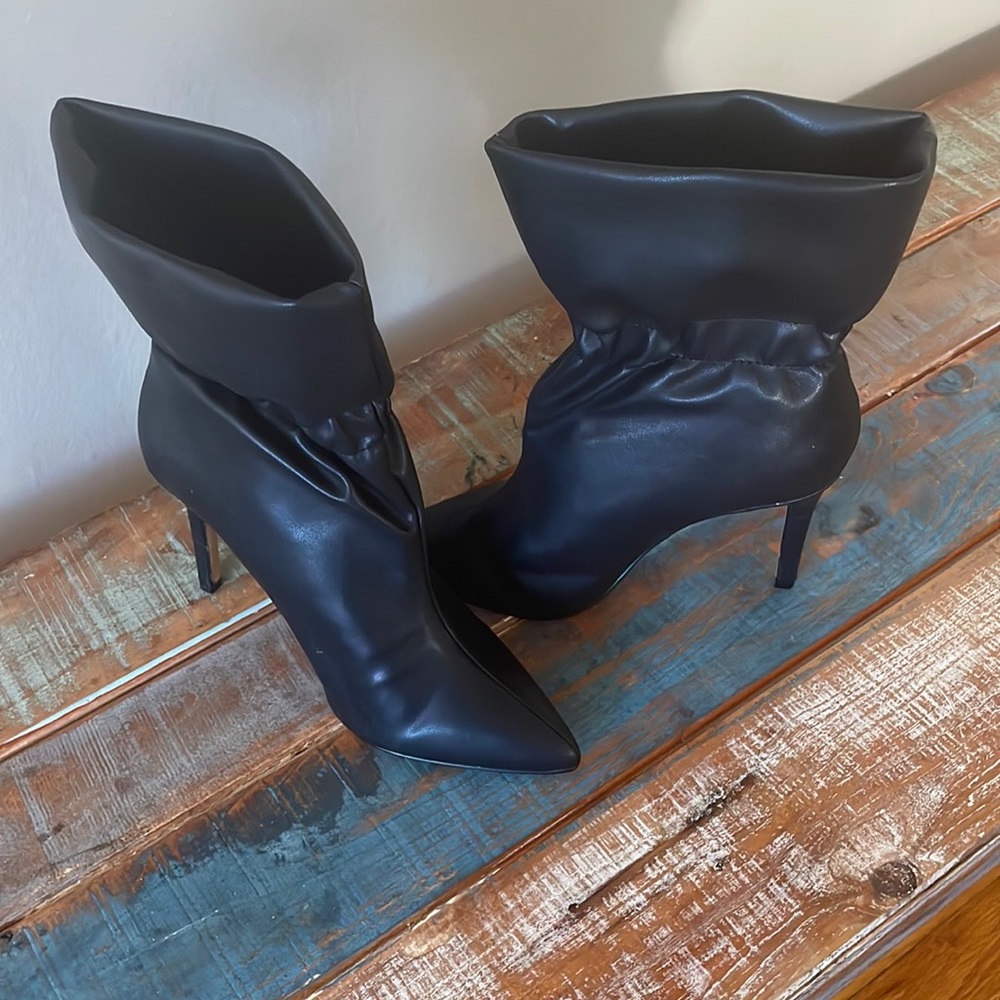 Never worn women’s black slouchy booties